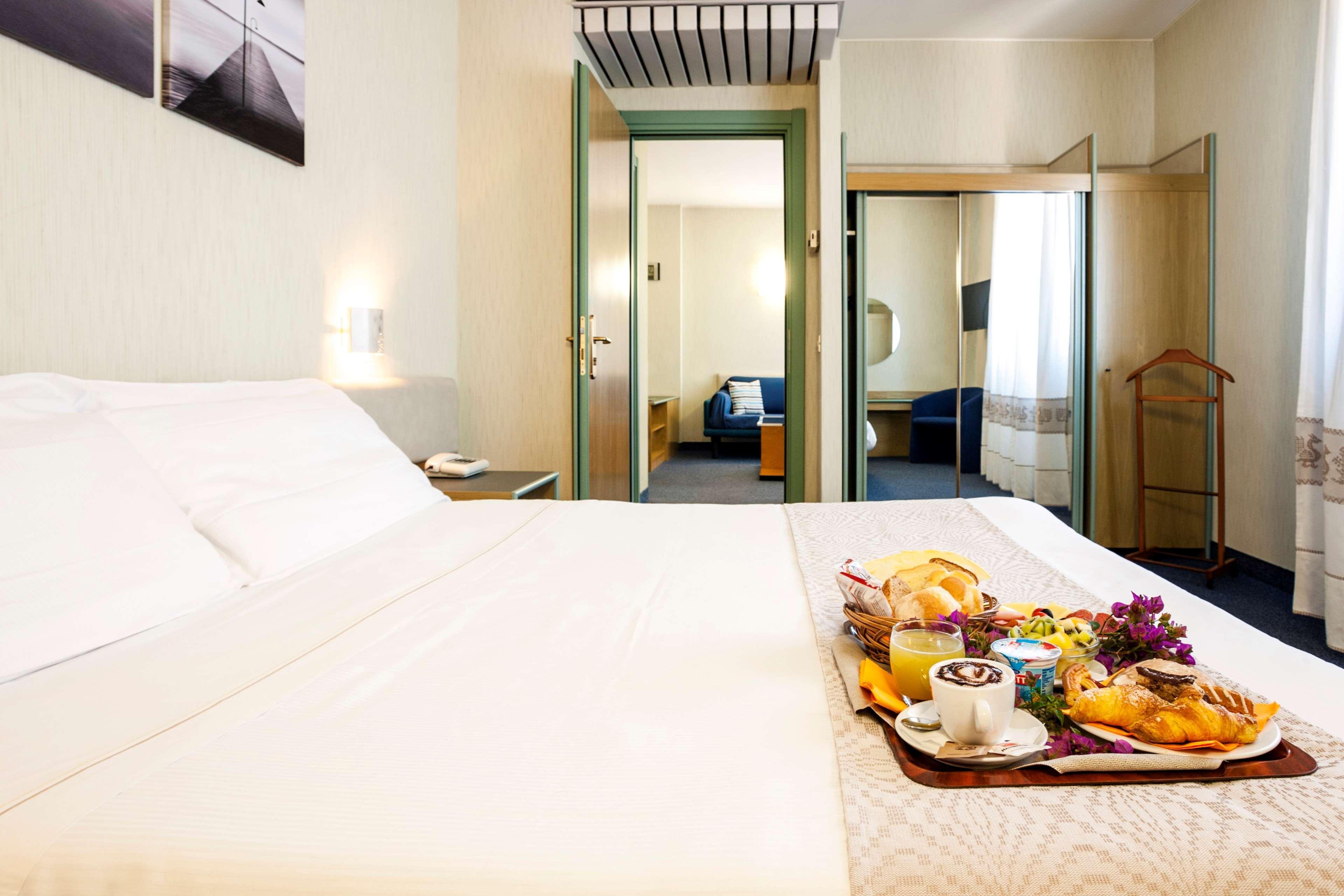 Best Western Hotel Residence Italia كوارتو سانتيلينا المظهر الخارجي الصورة